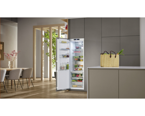 Вбудований холодильник Miele K 7747 C